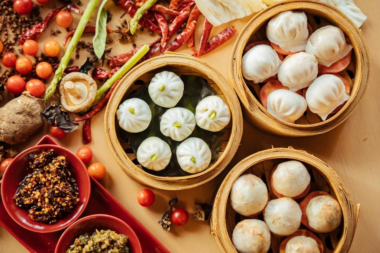 Hyatt Regency Lucknow Gomti Nagar Hotel Exterior photo Dim sum