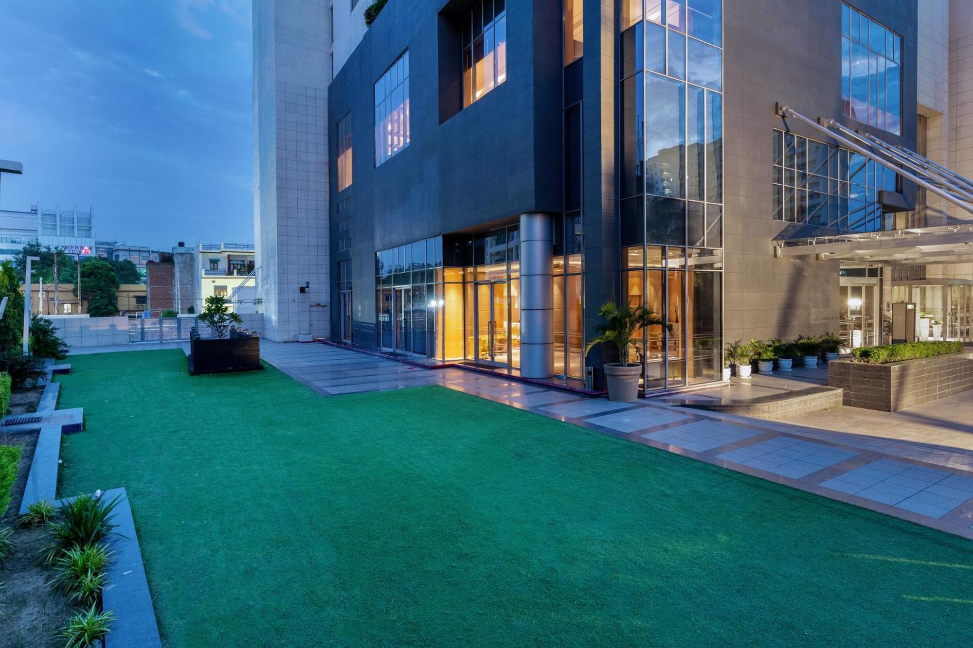 Hyatt Regency Lucknow Gomti Nagar Hotel Exterior photo The Park, New Delhi