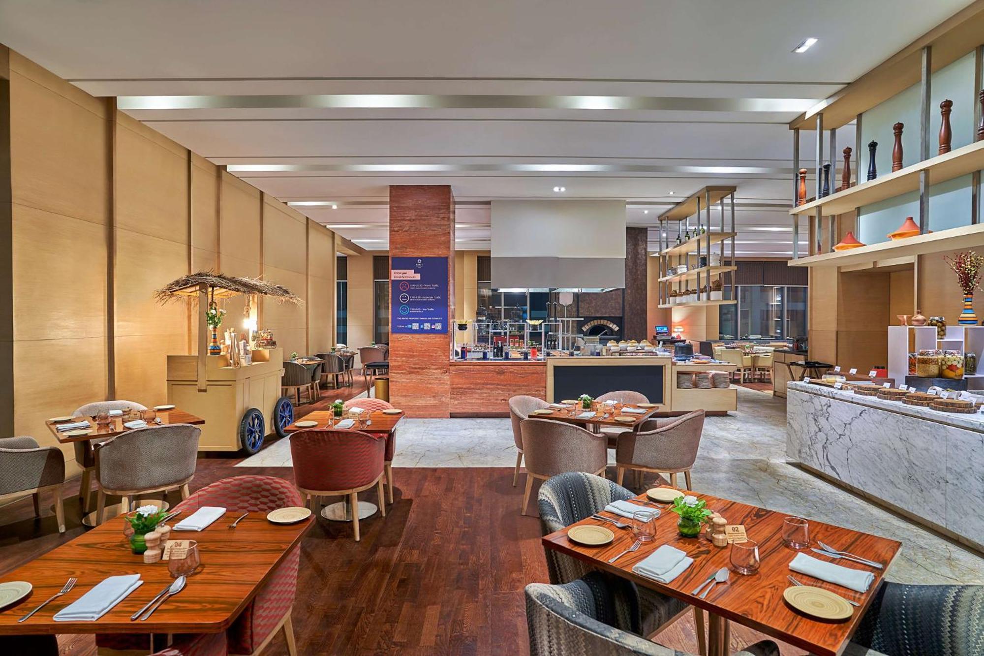 Hyatt Regency Lucknow Gomti Nagar Hotel Exterior photo